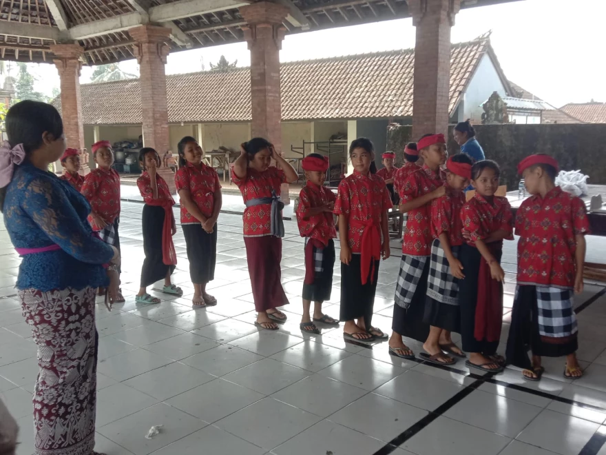 kegiatan posyandu remaja yg dilaksanakan di banjar dinas baru