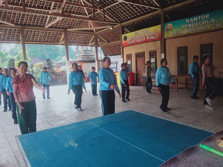 KEGIATAN SENAM LANSIA